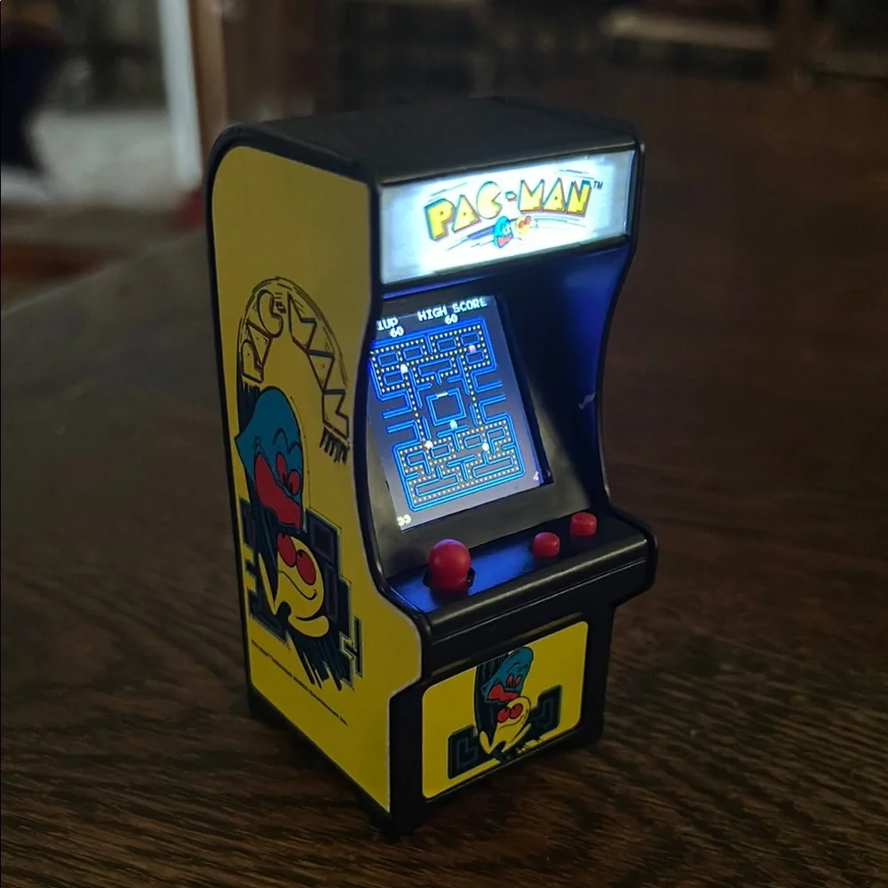 Mini Pac-Man Keychain Arcade Console